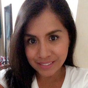 Meet your Posher, Estela